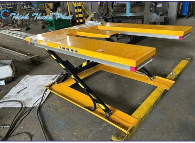 BÀN NÂNG HẠ THỦY LỰC CHỮ E