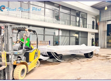 XE KÉO NỘI BỘ 2000kg