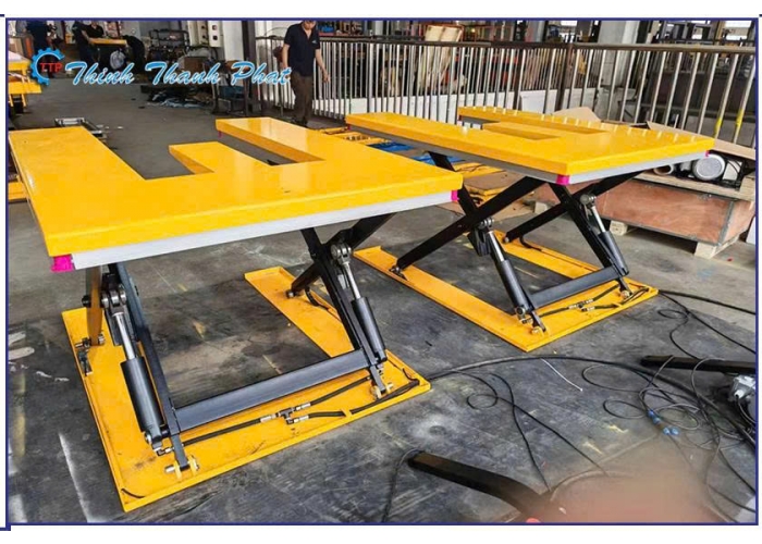 BÀN NÂNG THỦY LỰC CHỮ E